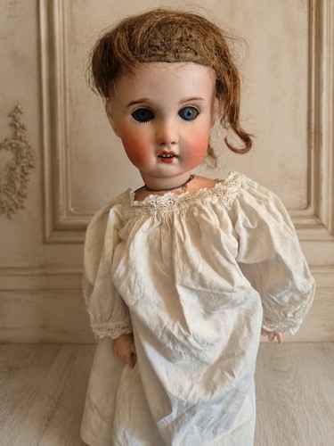 Magnificent antique doll - magnificent,