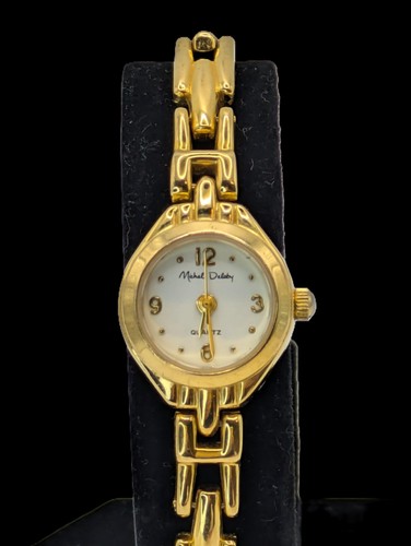 Goldtone ladies wristwatch - goldtone,