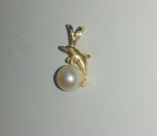 14k/ct hallmarked gold Wyland designer signed dolphin & cultured pearl pendant 