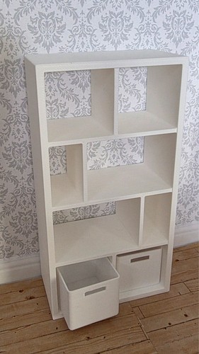 Scale dolls house - dolls,