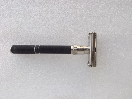 Vintage 1973 safety razor - safety,