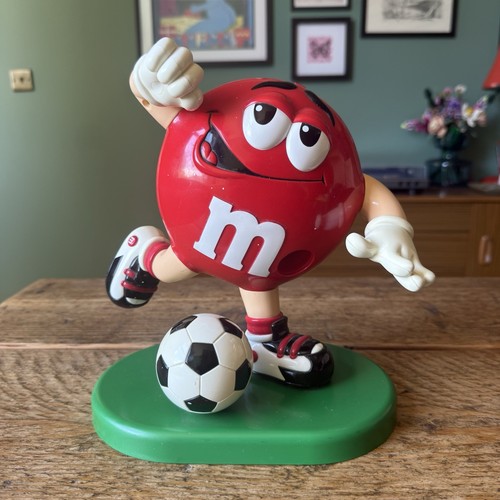 Red figure football player - m&m,