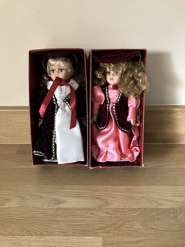 Pair small collectable - pair,