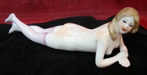 Figurine bathing beauty - figurine,