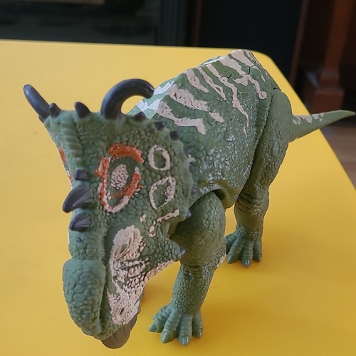 Jurassic world sinoceratop - jurassic,