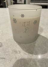 Next ‘let it snow’ fizz fragranced candle, approx 40hr burn time. Boxed