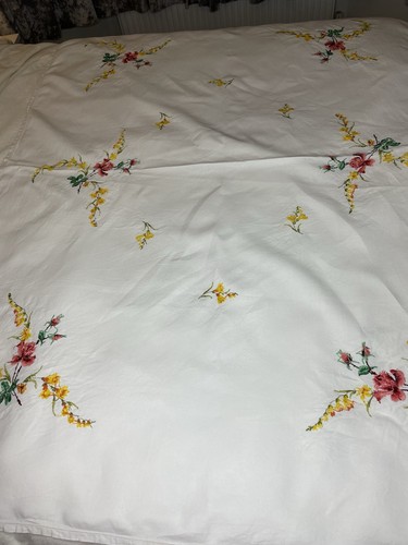Vintage embroidered linen - vintage,