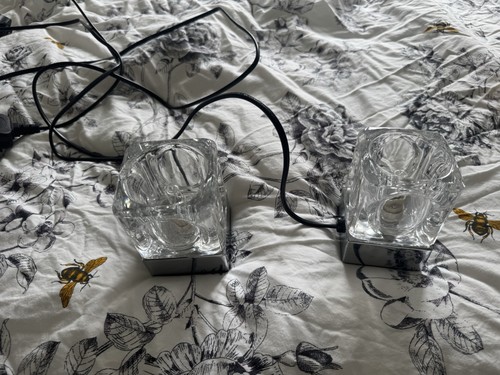 Pair glass ice cube touch - of,