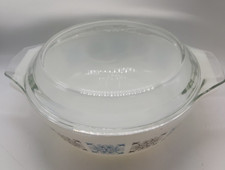Vintage Pyrex Chelsea Medium (20cm diameter) Casserole Dish with Lid (H11)