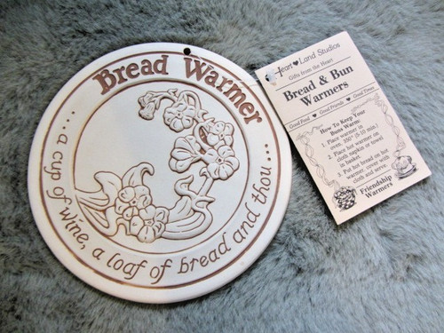 Vintage bread bun - &,