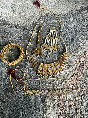 Stunning gold plated kundan - stunning, gold-plated
