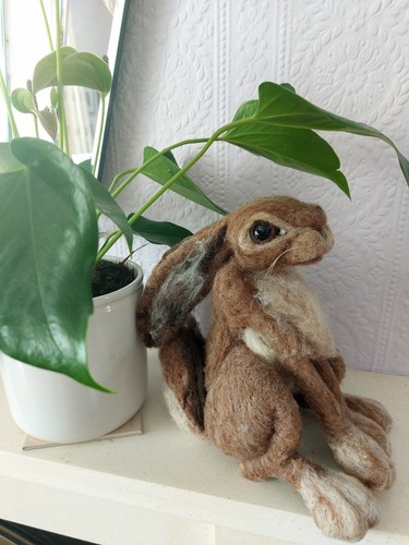 Needle felted moon gazing - needle, hare