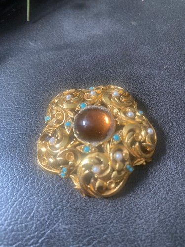 Sphinx brooch circa 1960 - sphinx,