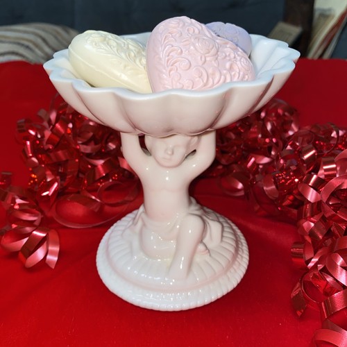 Vintage avon cherub - avon, soap