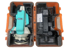 Nikon DTM-322 Total Station w/