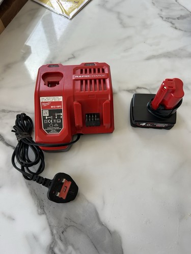 Milwaukee rapid charge - charge, charger