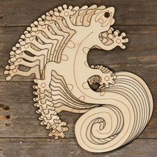 10x Wooden Gecko with Curly