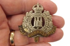 MILITARY BADGE THE SUFFOLK REGIMENT 4.25CMS X 4.5CMS (561)