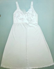 34 D Full Slip White M&S Total