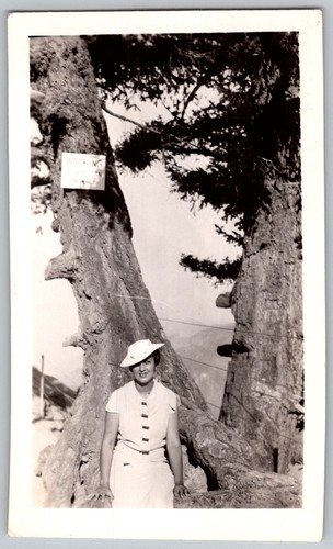 Vtg snapshot woman - b&w, white