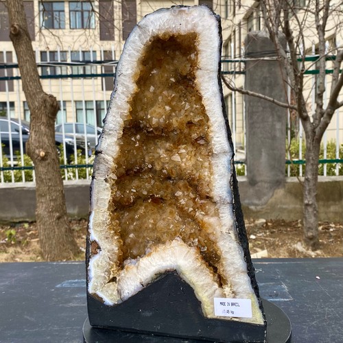 81lb natural citrine geode - 20.81lb,