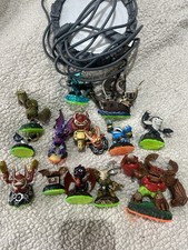 Activision Skylander Bundle  Lot of Figures a As Seen