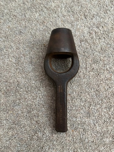 Vintage leatherworkers round - leatherworkers,