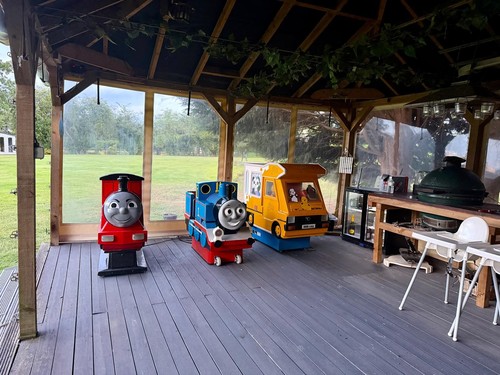 Coin operated thomas james - thomas,
