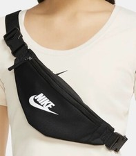 Nike Heritage Crossbody Bum