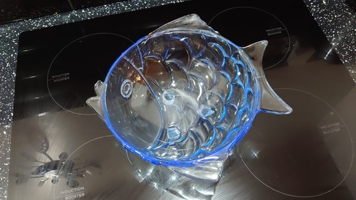 Large blue glass fish bowl - large, "fish"