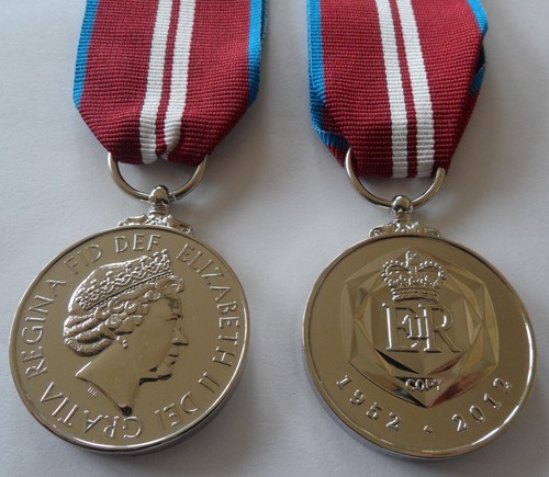 Queens diamond jubilee - queens, medal
