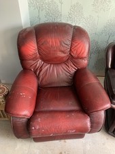 2 x La-z-boy style leather recliner chairs 