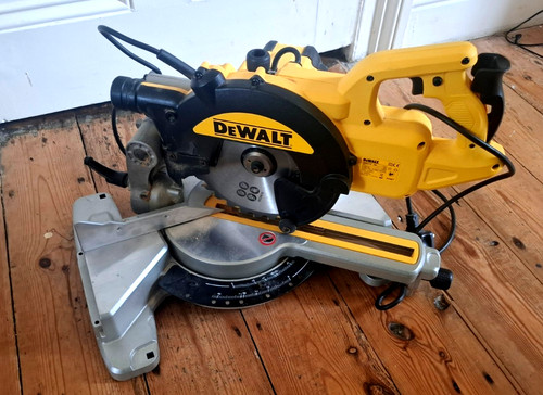 Dewalt dws773 216mm - dewalt, dws773-gb