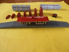 LONE STAR DIECAST RAILWAY STATION & RAMPS ETC