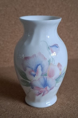 Aynsley vase with little - vase,