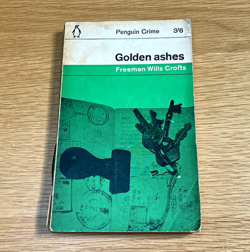 Penguin crime golden - golden, ashes