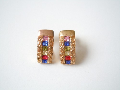 Vintage clip earrings small - on,