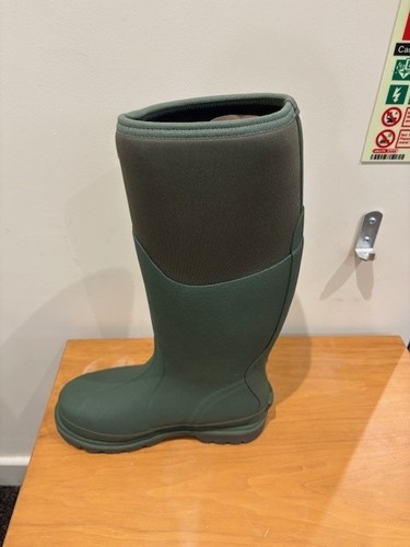 Buckbootz neoprene rubber - /,