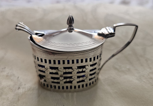 Silver mustard pot with - silver,