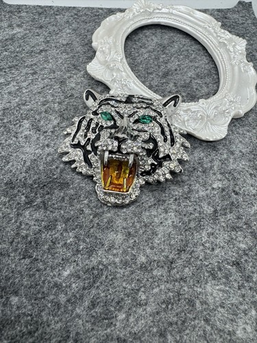 Tiger head clear crystal - head,