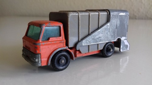 Matchbox toy cars refuse - cars,