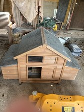 Chicken or Rabbit Cage Hutch
