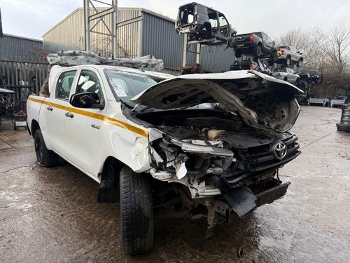 Toyota hilux breaking - toyota, 2.4