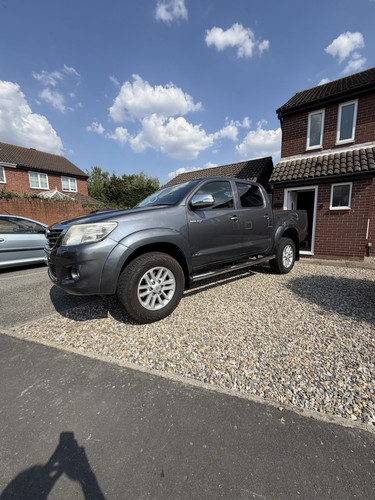 Toyota hilux d4d - toyota,
