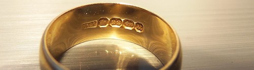 Beautiful heavy victorian 22ct - heavy,