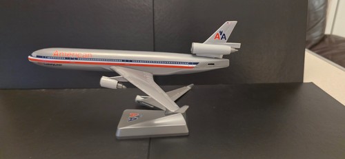 American airlines model - american,