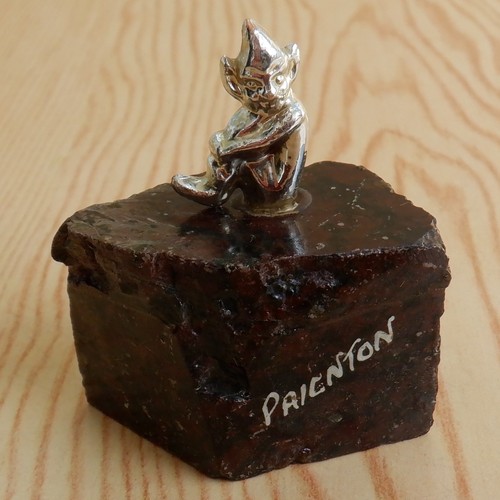 Vintage pixie piskie - pixie, sitting