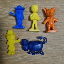 Vintage 1960,and 1970,s Kelloggs Magic Roundabout And Sooty Cereal Toys