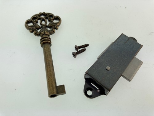 Gradfather clock door key - clock,