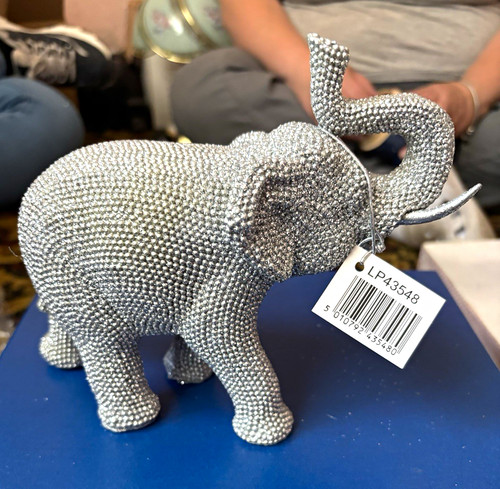 Range different elephant - range, of